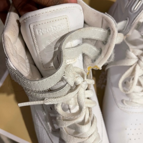 White Reebok size 10 - Picture 2 of 3